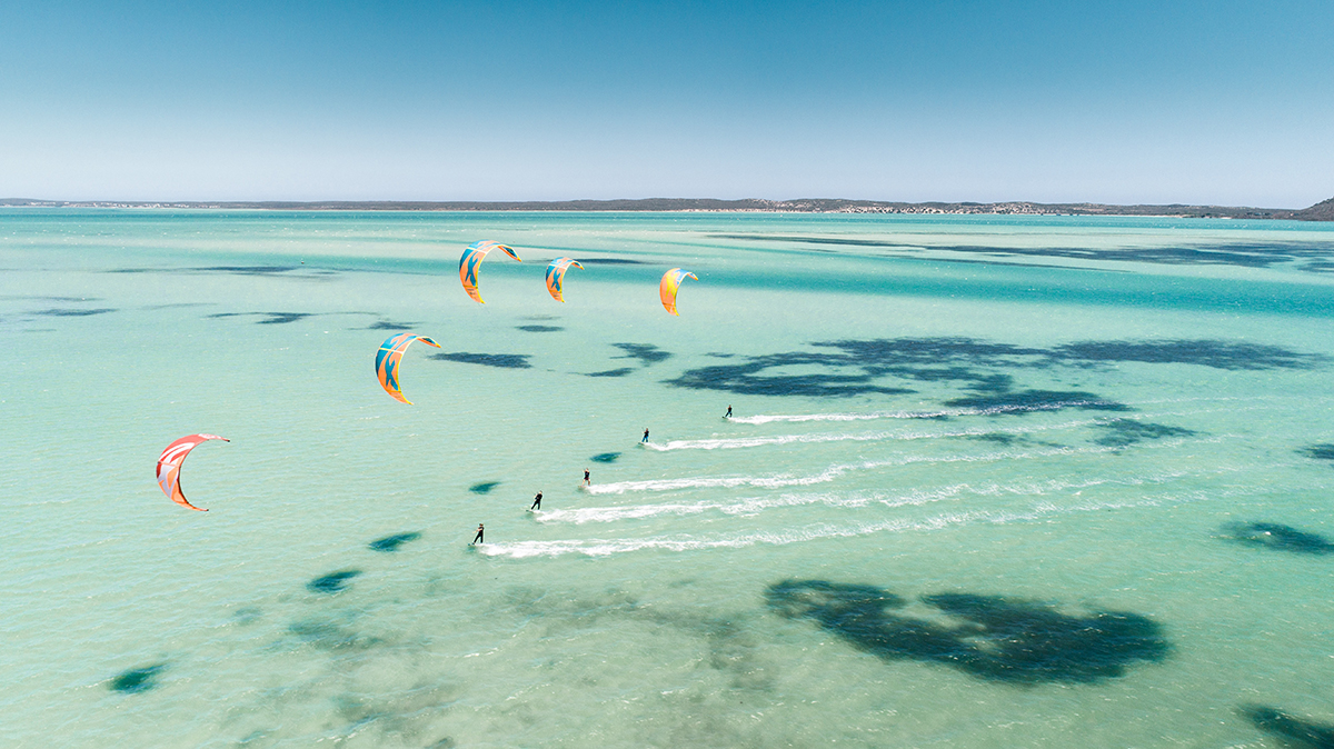 Kitesurf kites for beginners